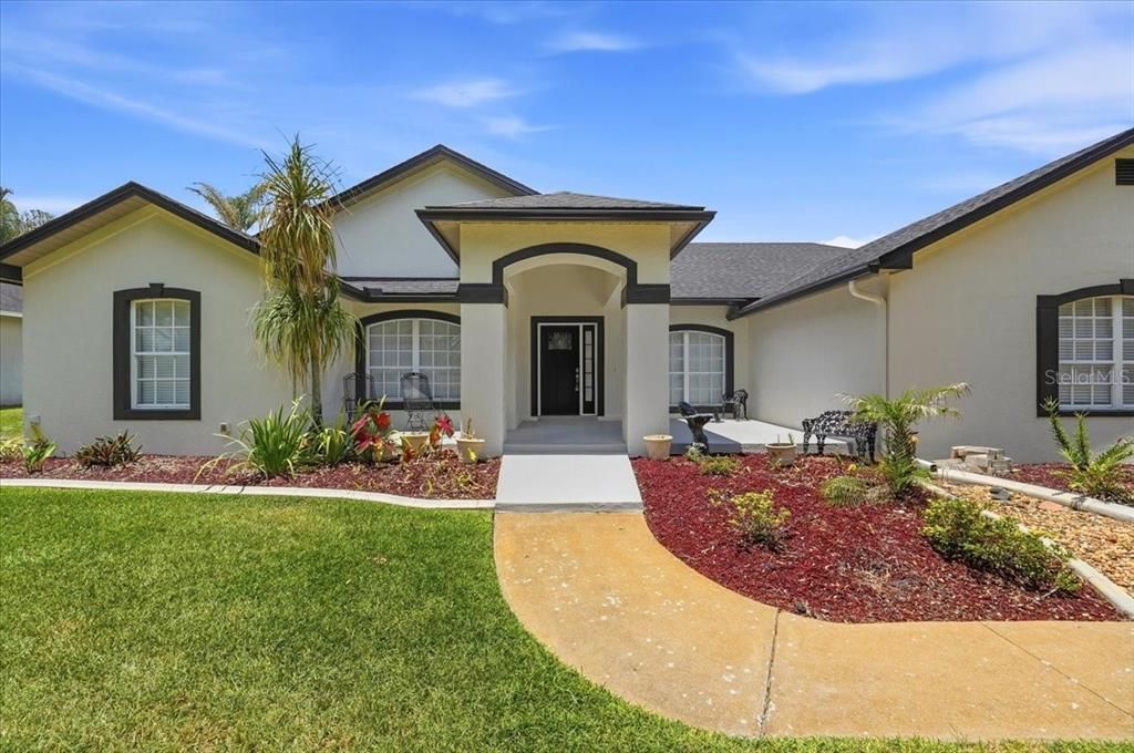 For Sale: $550,000 (4 beds, 2 baths, 2327 Square Feet)