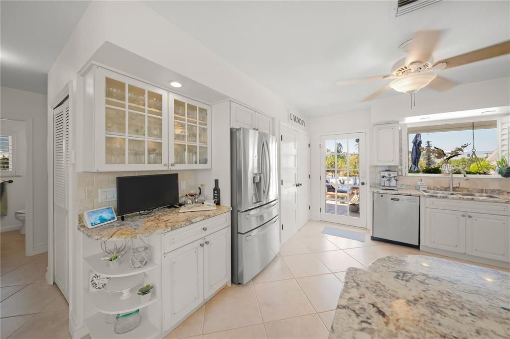 For Sale: $1,625,000 (2 beds, 2 baths, 2236 Square Feet)