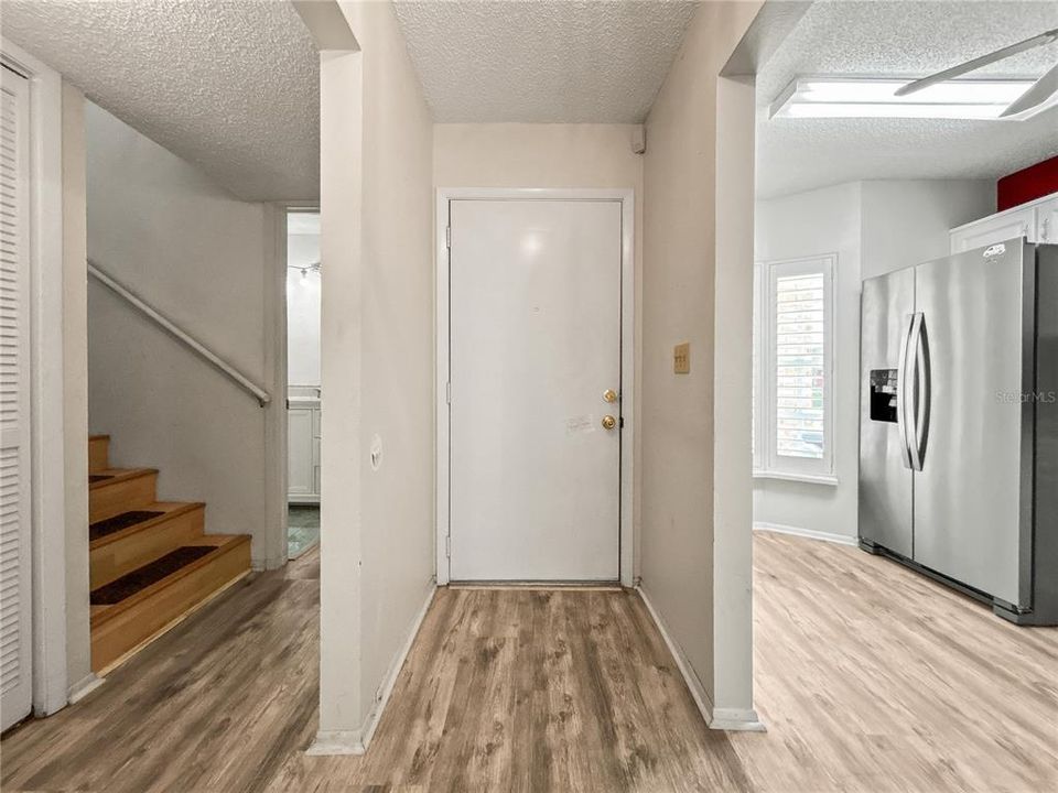 Под контрактом: $179,500 (2 спален, 2 ванн, 1359 Квадратных фут)