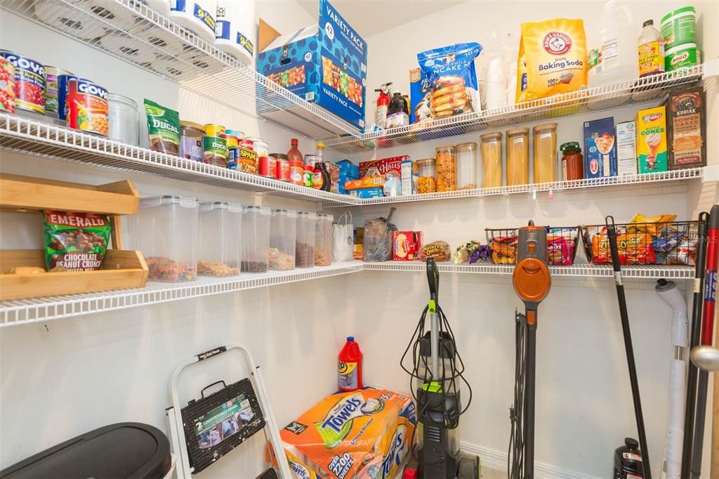 For Rent: $2,700 (5 beds, 3 baths, 2505 Square Feet)