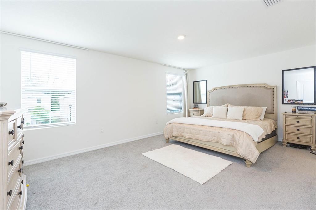 For Rent: $2,700 (5 beds, 3 baths, 2505 Square Feet)