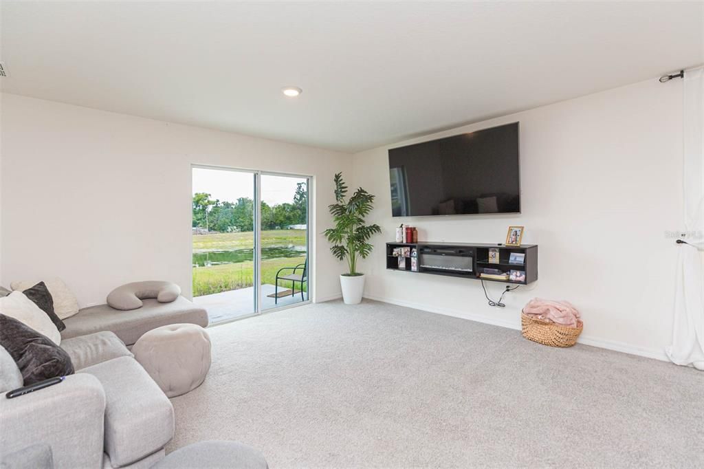 For Rent: $2,700 (5 beds, 3 baths, 2505 Square Feet)