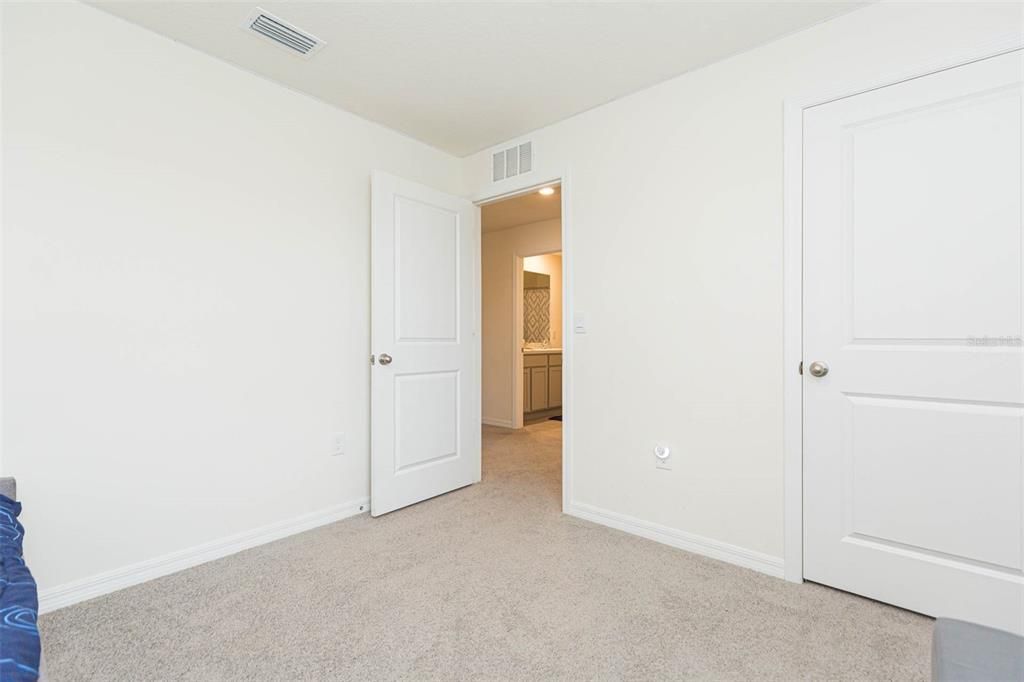 For Rent: $2,700 (5 beds, 3 baths, 2505 Square Feet)