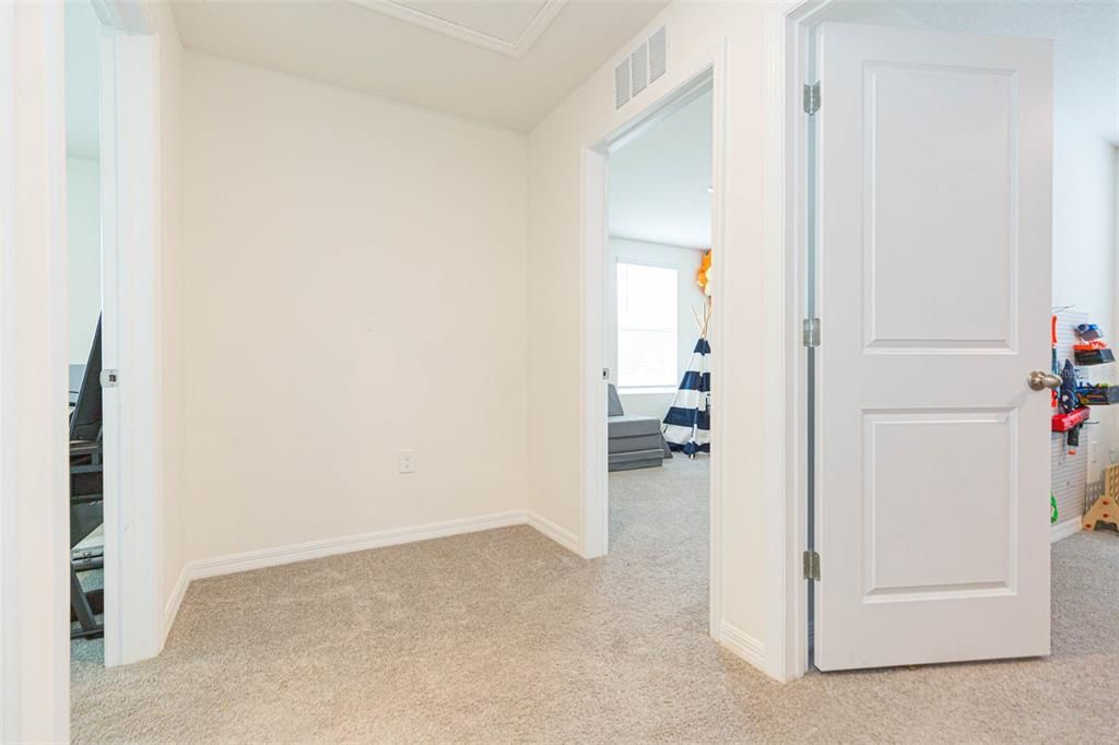 For Rent: $2,700 (5 beds, 3 baths, 2505 Square Feet)