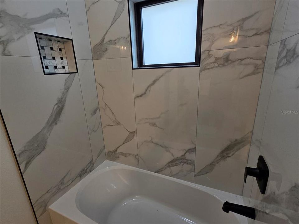 На продажу: $324,700 (3 спален, 2 ванн, 1640 Квадратных фут)