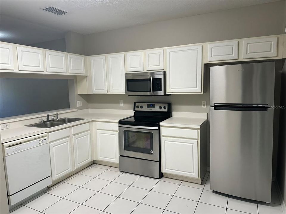 For Rent: $1,725 (2 beds, 2 baths, 1184 Square Feet)