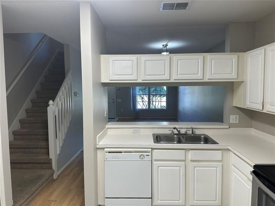 For Rent: $1,725 (2 beds, 2 baths, 1184 Square Feet)