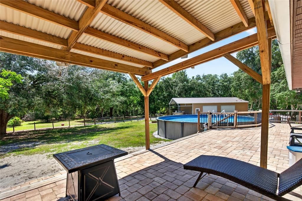 For Sale: $499,900 (3 beds, 2 baths, 1749 Square Feet)