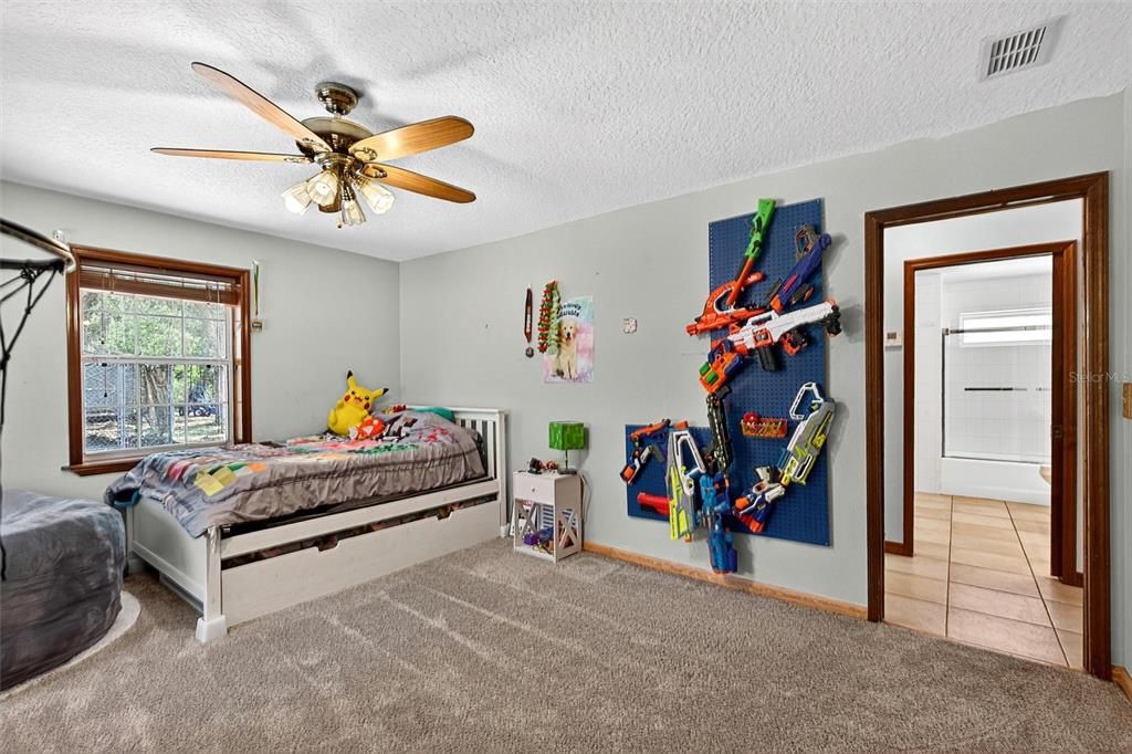 For Sale: $499,900 (3 beds, 2 baths, 1749 Square Feet)
