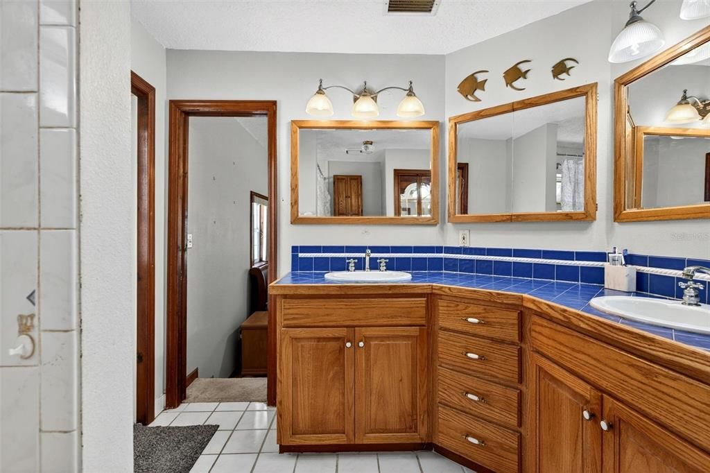 For Sale: $499,900 (3 beds, 2 baths, 1749 Square Feet)