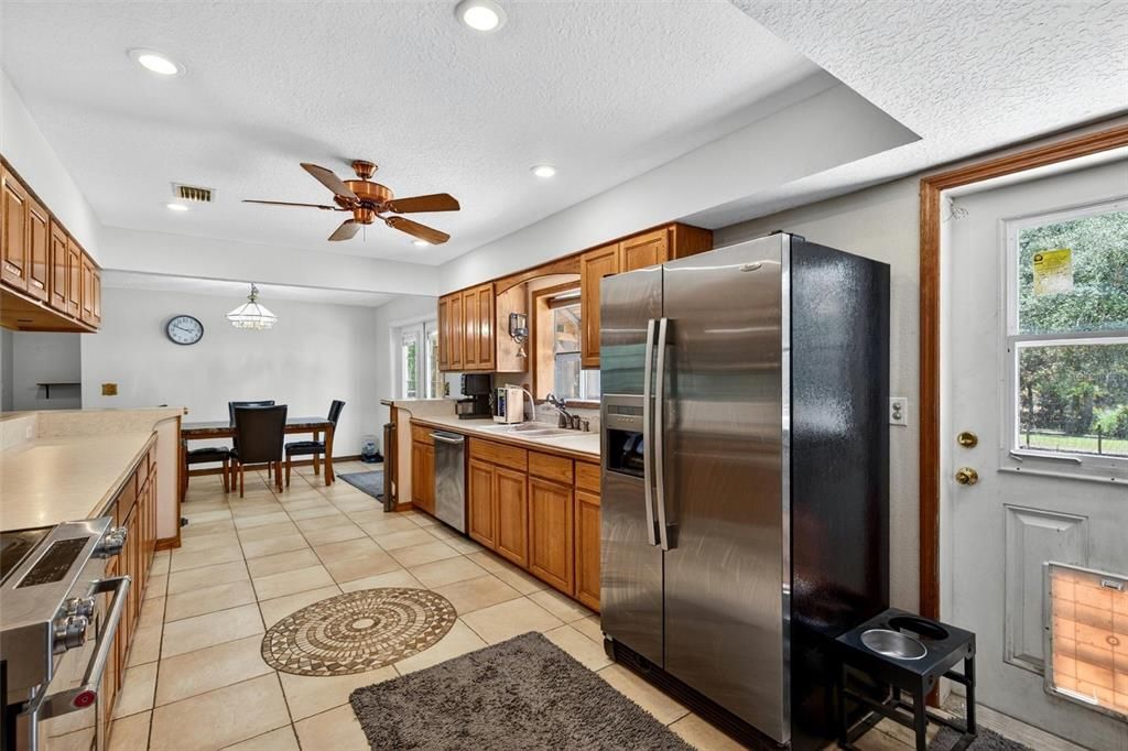 For Sale: $499,900 (3 beds, 2 baths, 1749 Square Feet)