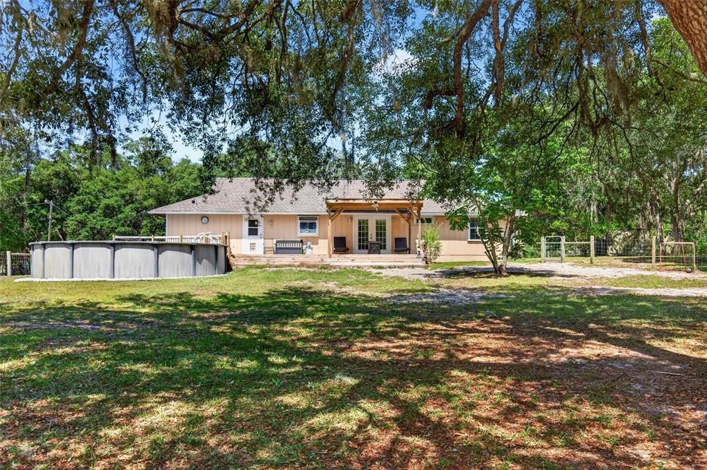 For Sale: $499,900 (3 beds, 2 baths, 1749 Square Feet)