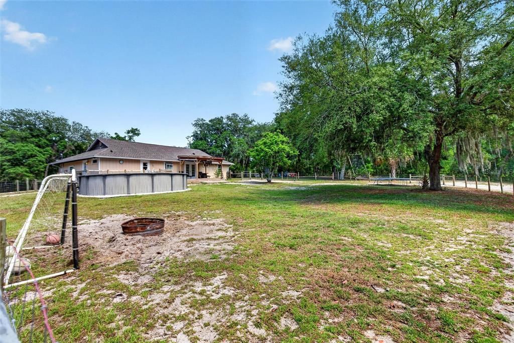 For Sale: $499,900 (3 beds, 2 baths, 1749 Square Feet)