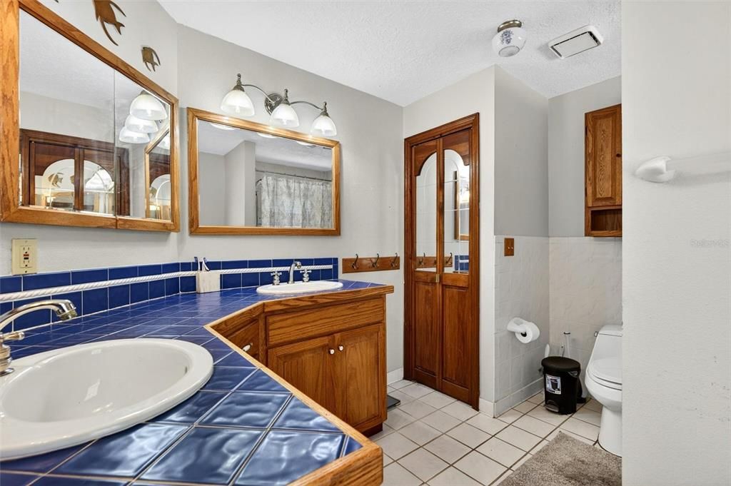 For Sale: $499,900 (3 beds, 2 baths, 1749 Square Feet)