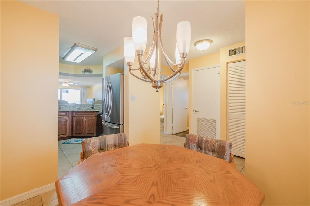 For Sale: $449,995 (2 beds, 2 baths, 1200 Square Feet)