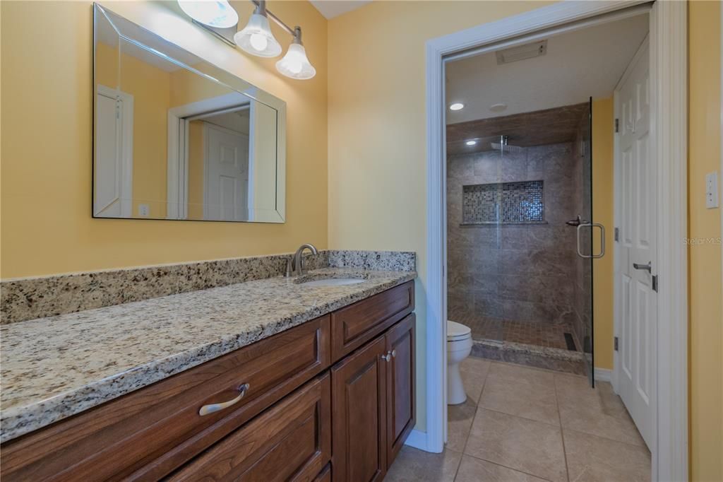 For Sale: $449,995 (2 beds, 2 baths, 1200 Square Feet)