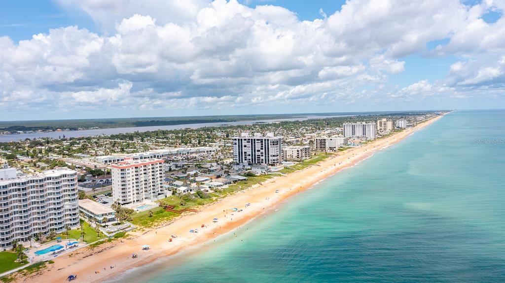 For Sale: $449,995 (2 beds, 2 baths, 1200 Square Feet)