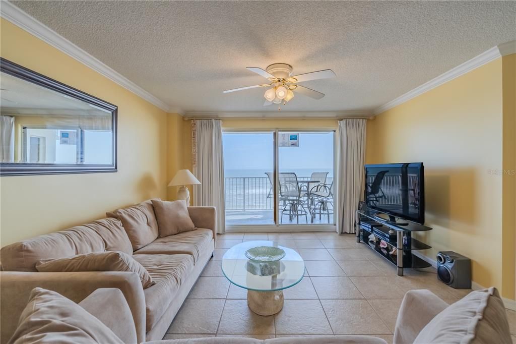 For Sale: $449,995 (2 beds, 2 baths, 1200 Square Feet)