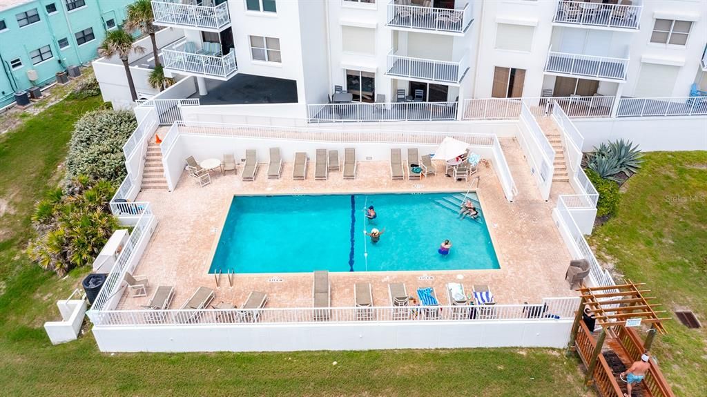 For Sale: $449,995 (2 beds, 2 baths, 1200 Square Feet)