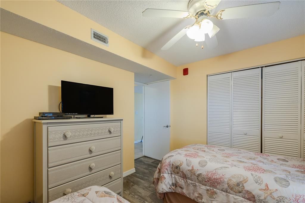 For Sale: $449,995 (2 beds, 2 baths, 1200 Square Feet)