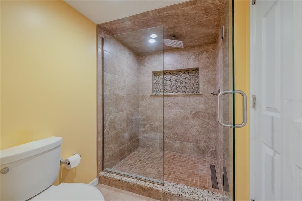 For Sale: $449,995 (2 beds, 2 baths, 1200 Square Feet)