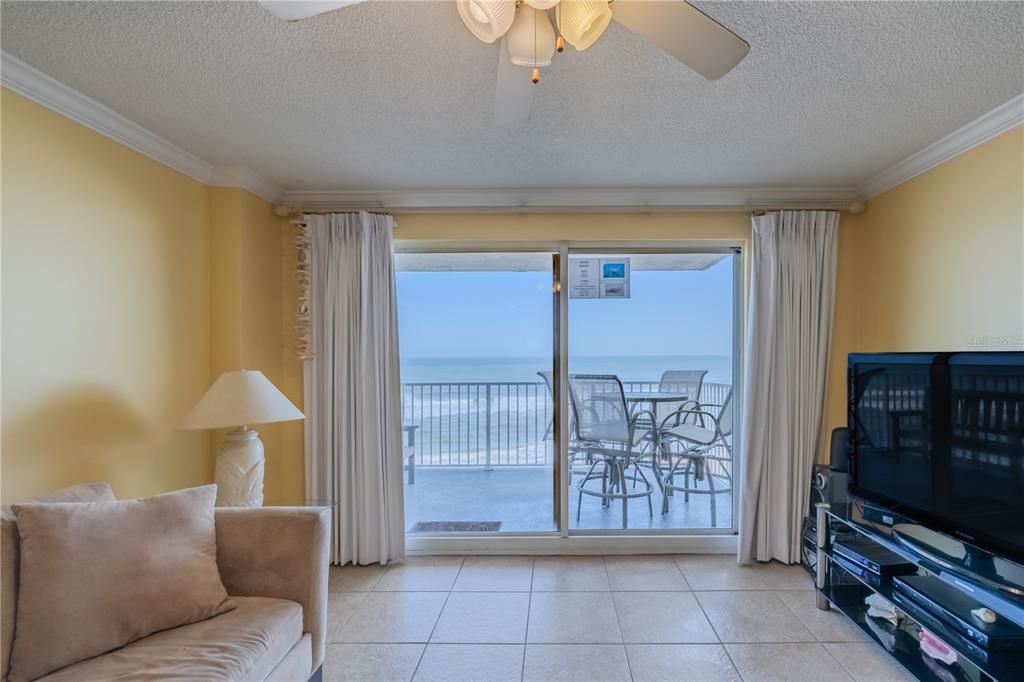 For Sale: $449,995 (2 beds, 2 baths, 1200 Square Feet)