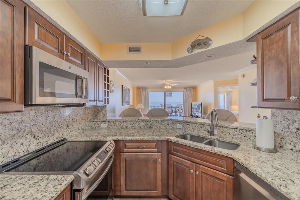 For Sale: $449,995 (2 beds, 2 baths, 1200 Square Feet)