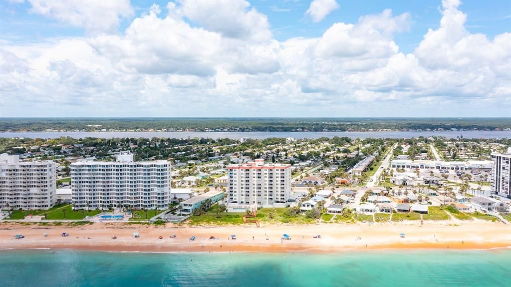 For Sale: $449,995 (2 beds, 2 baths, 1200 Square Feet)