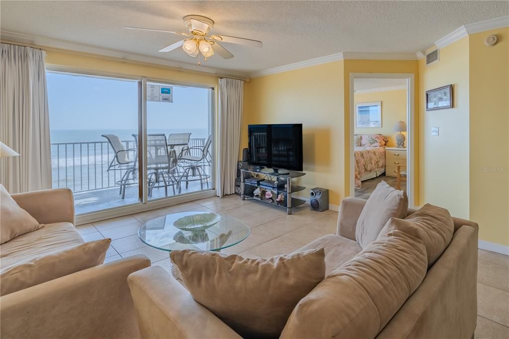 For Sale: $449,995 (2 beds, 2 baths, 1200 Square Feet)
