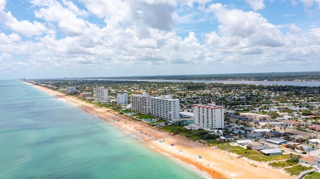 For Sale: $449,995 (2 beds, 2 baths, 1200 Square Feet)