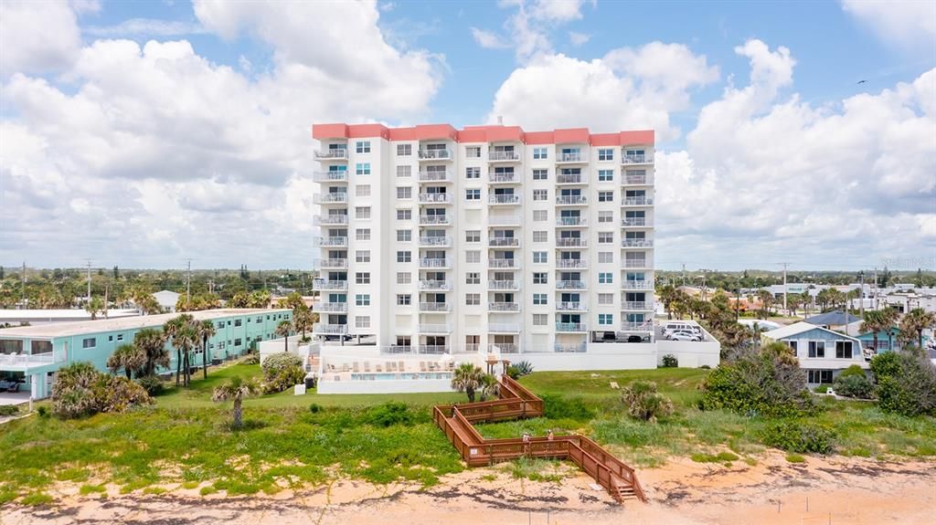 For Sale: $449,995 (2 beds, 2 baths, 1200 Square Feet)