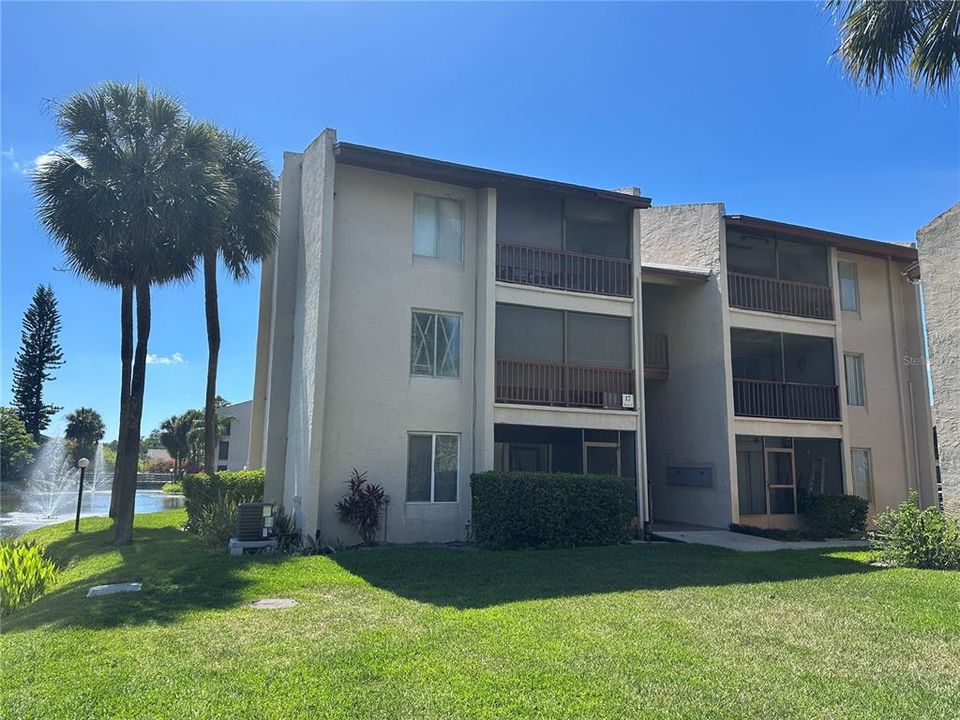 For Rent: $1,225 (1 beds, 1 baths, 710 Square Feet)
