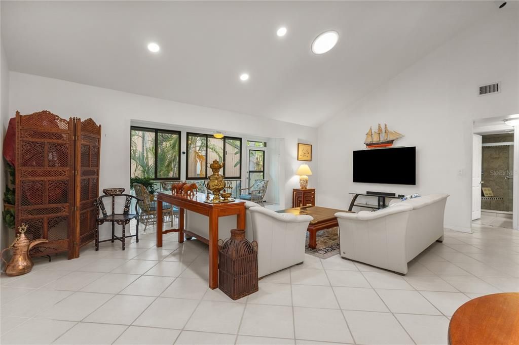 For Sale: $285,000 (3 beds, 2 baths, 1576 Square Feet)