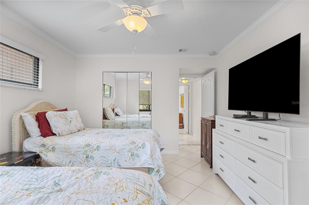 For Sale: $285,000 (3 beds, 2 baths, 1576 Square Feet)