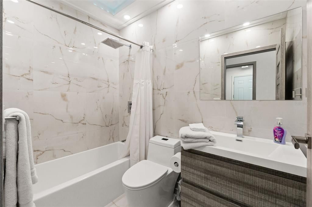 For Sale: $514,990 (4 beds, 2 baths, 1956 Square Feet)