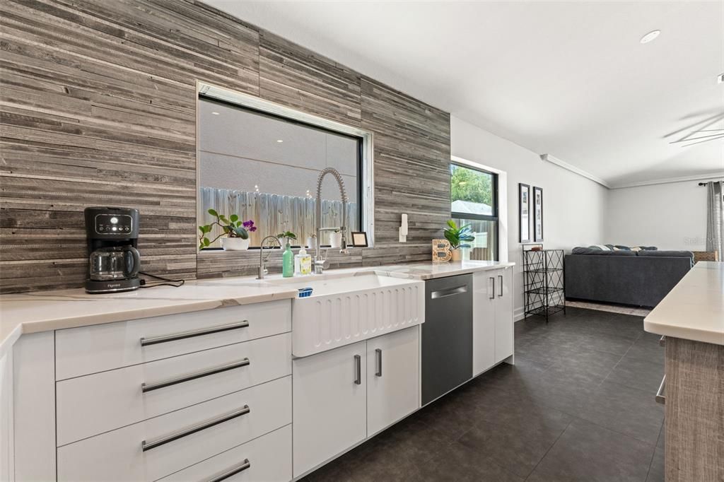 For Sale: $514,990 (4 beds, 2 baths, 1956 Square Feet)