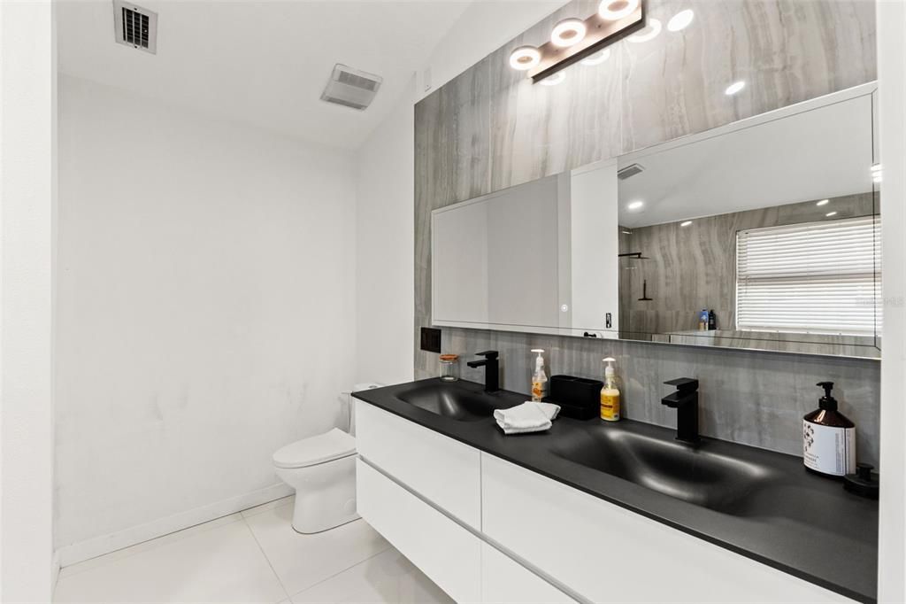 For Sale: $514,990 (4 beds, 2 baths, 1956 Square Feet)