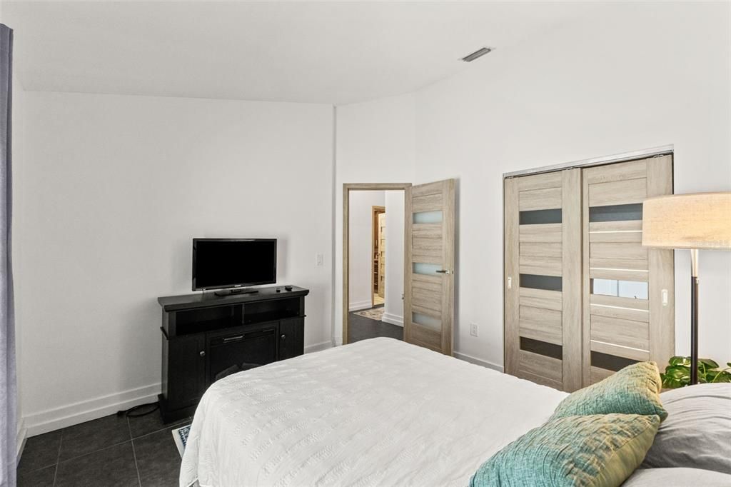 For Sale: $514,990 (4 beds, 2 baths, 1956 Square Feet)