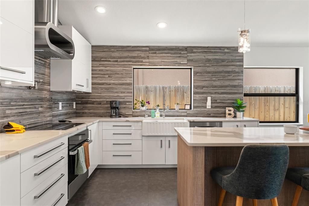 For Sale: $514,990 (4 beds, 2 baths, 1956 Square Feet)