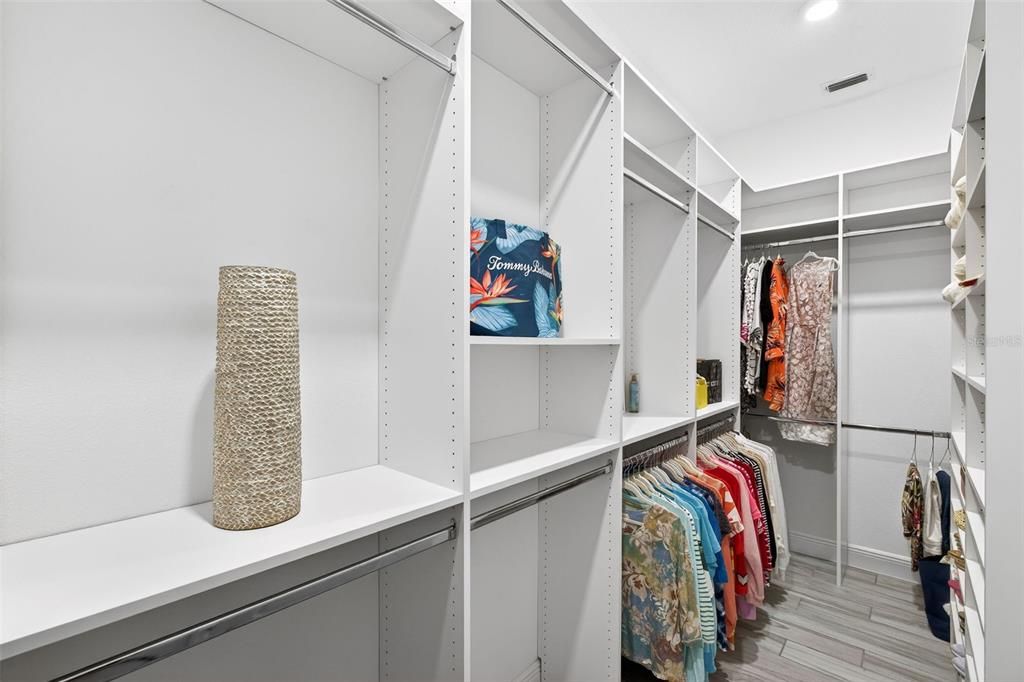 En Venta: $685,000 (3 camas, 2 baños, 2130 Pies cuadrados)