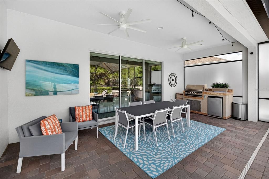 En Venta: $685,000 (3 camas, 2 baños, 2130 Pies cuadrados)