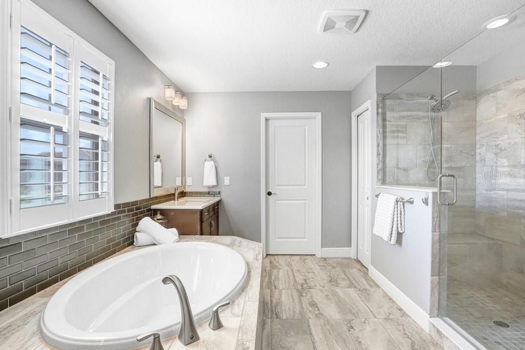 For Sale: $900,000 (4 beds, 3 baths, 3182 Square Feet)