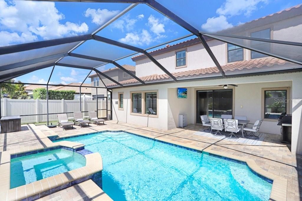 For Sale: $900,000 (4 beds, 3 baths, 3182 Square Feet)