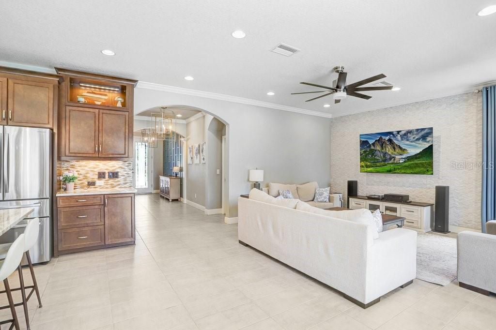 For Sale: $900,000 (4 beds, 3 baths, 3182 Square Feet)