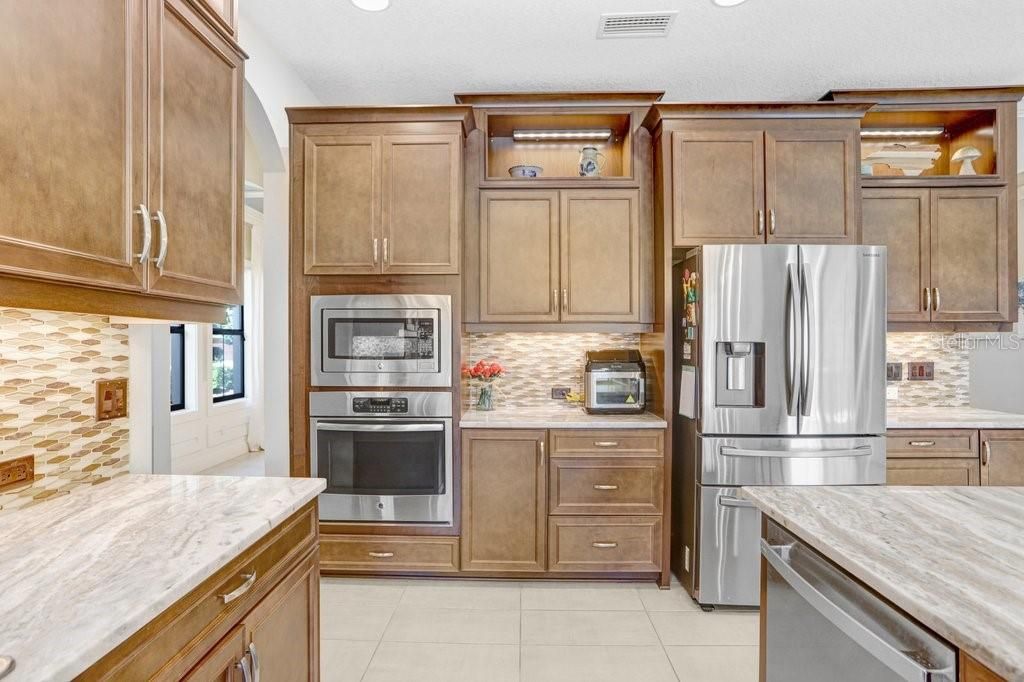 For Sale: $900,000 (4 beds, 3 baths, 3182 Square Feet)