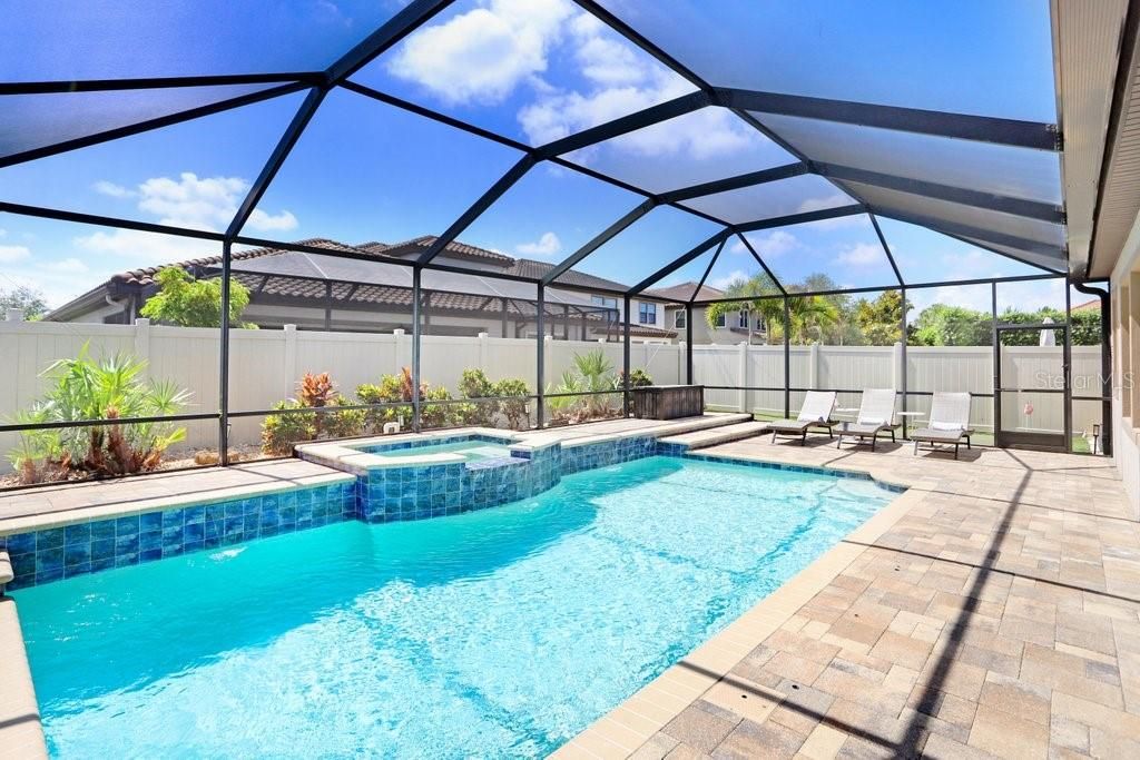 For Sale: $900,000 (4 beds, 3 baths, 3182 Square Feet)