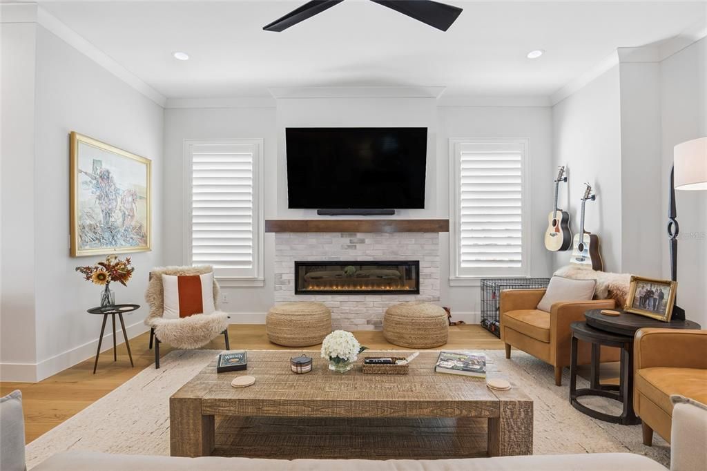 For Sale: $1,699,999 (6 beds, 5 baths, 4104 Square Feet)