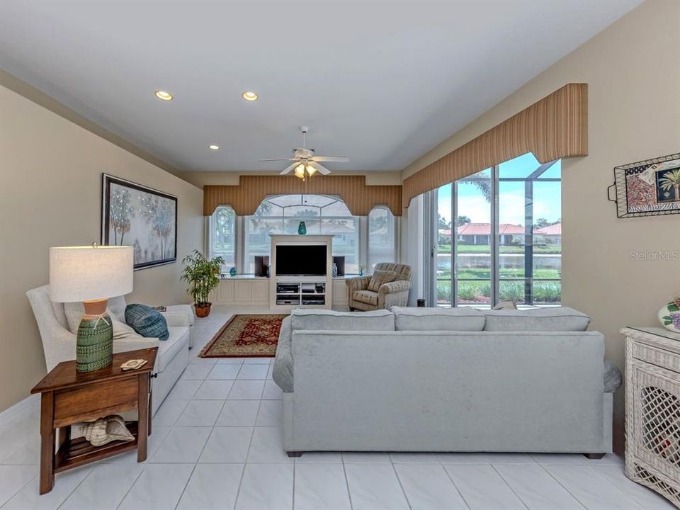 For Sale: $555,000 (3 beds, 2 baths, 2110 Square Feet)