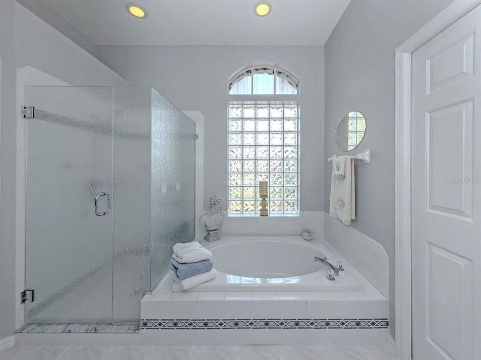 For Sale: $555,000 (3 beds, 2 baths, 2110 Square Feet)