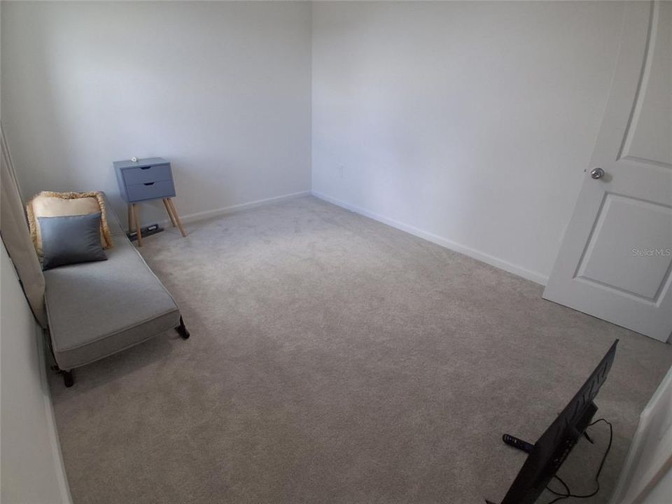 For Sale: $329,990 (6 beds, 3 baths, 2463 Square Feet)